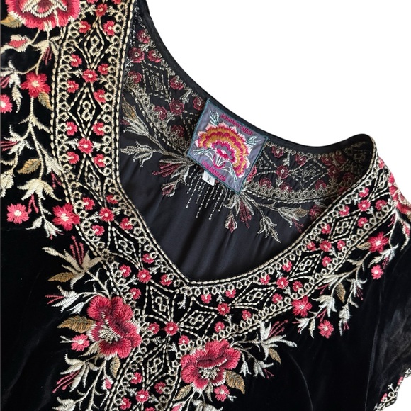 Johnny Was Tops - Johnny Was medium Black Velvet Cap Sleeve Embroidered V-Neck Boho Blouse Top